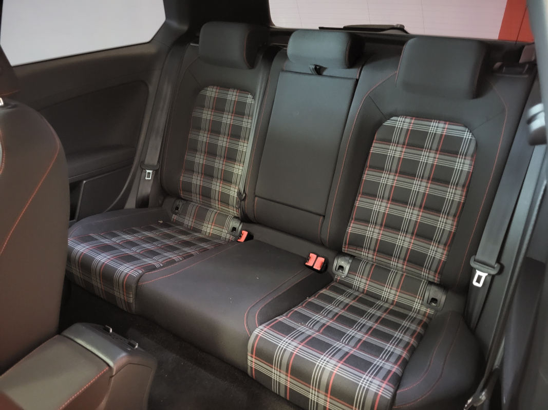 Volkswagen Golf — 13