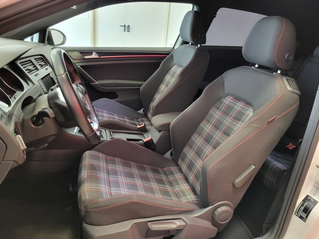 Volkswagen Golf — 12