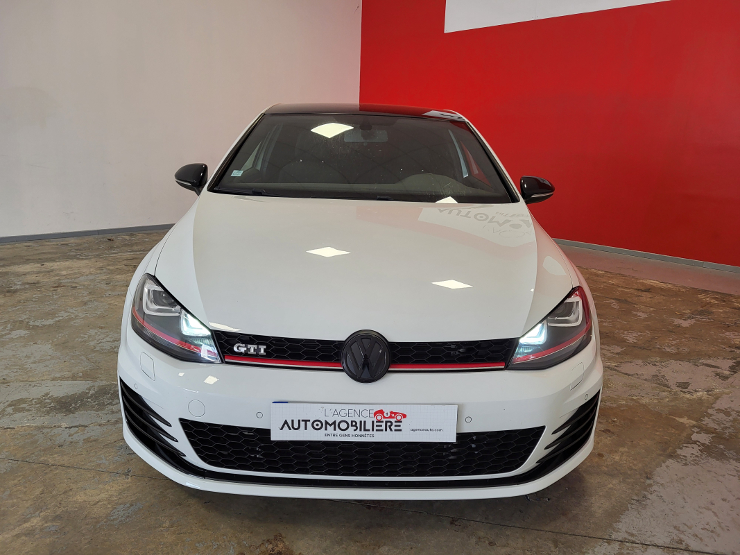 Volkswagen Golf — 2