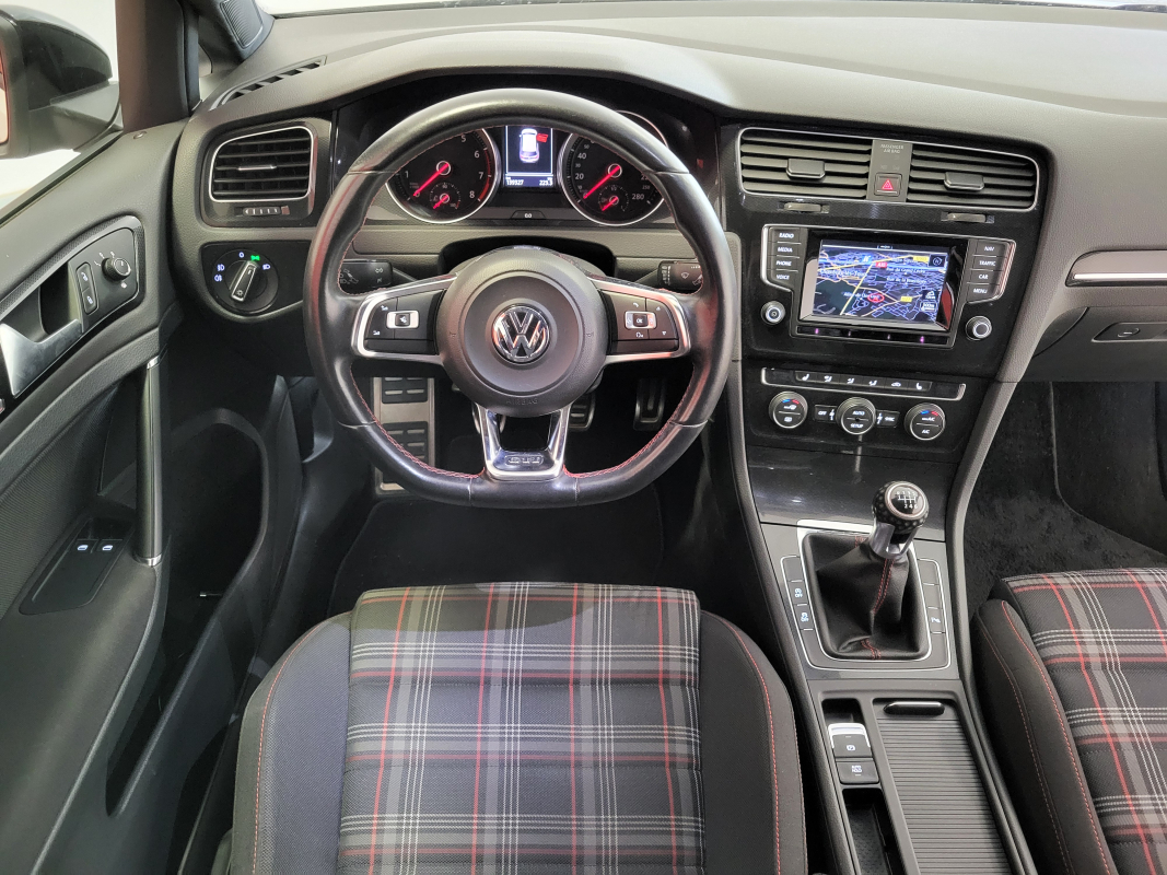 Volkswagen Golf — 15