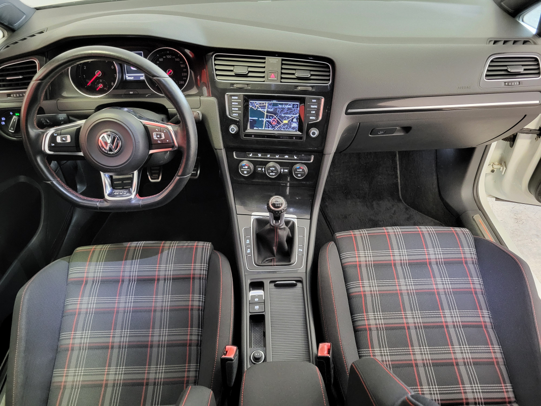 Volkswagen Golf — 14