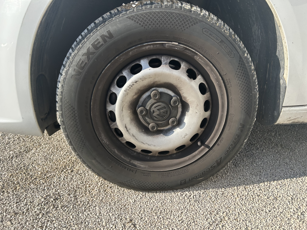 Volkswagen Caddy Van — 34