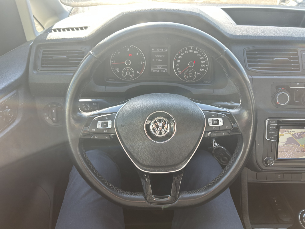 Volkswagen Caddy Van — 22