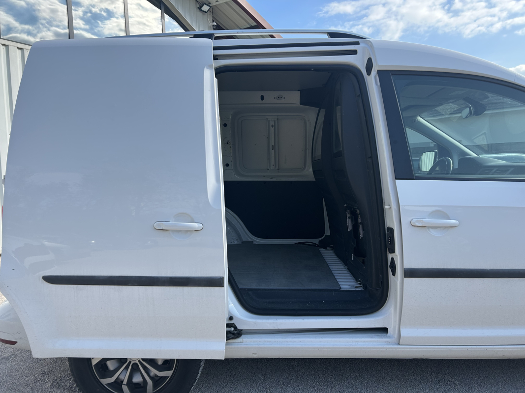 Volkswagen Caddy Van — 11