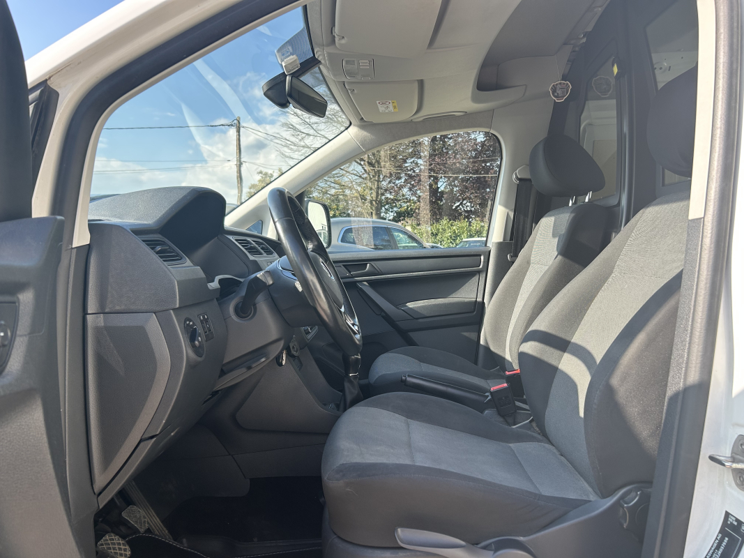 Volkswagen Caddy Van — 21