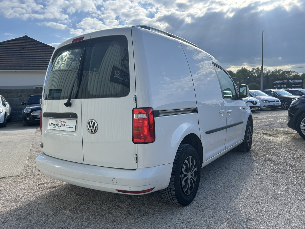 Volkswagen Caddy Van — 8