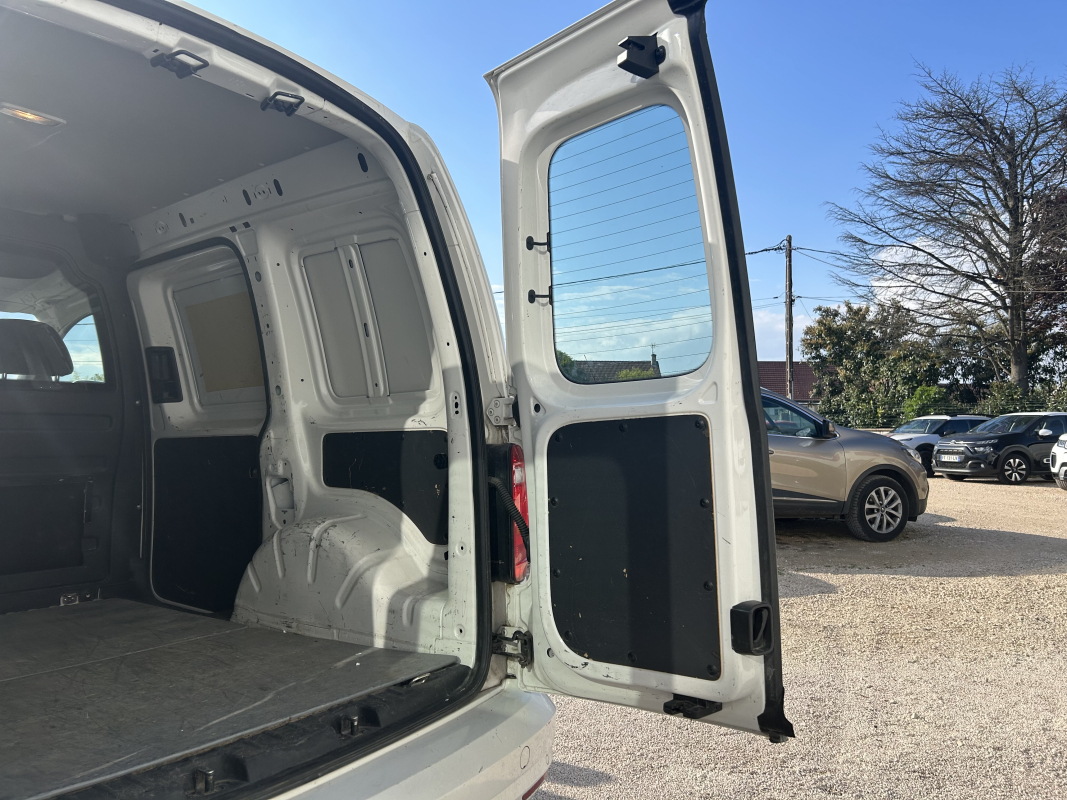 Volkswagen Caddy Van — 13