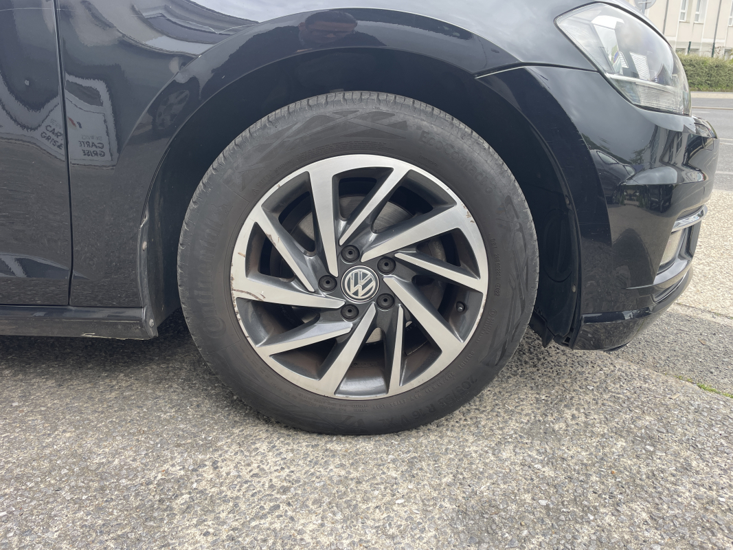 Volkswagen Golf — 19