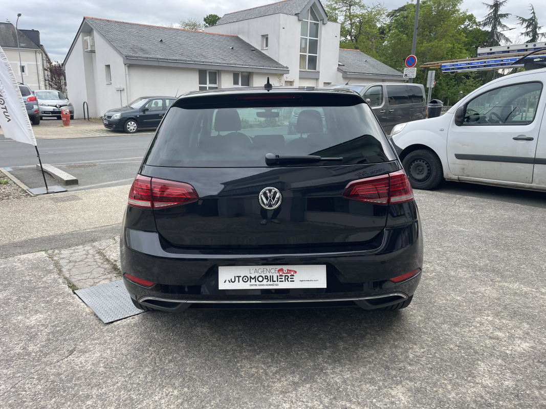 Volkswagen Golf — 6