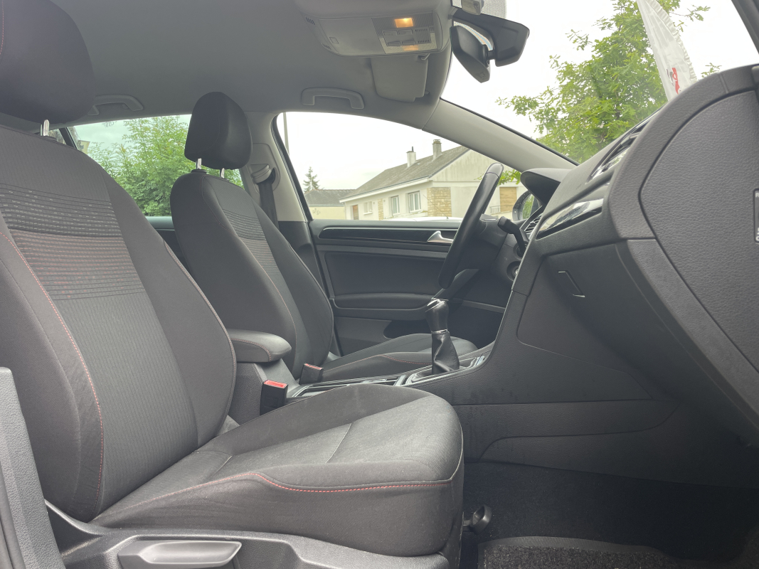 Volkswagen Golf — 14