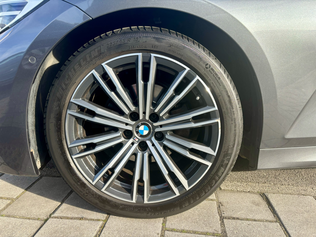 Bmw Bmw Serie 3 — 35