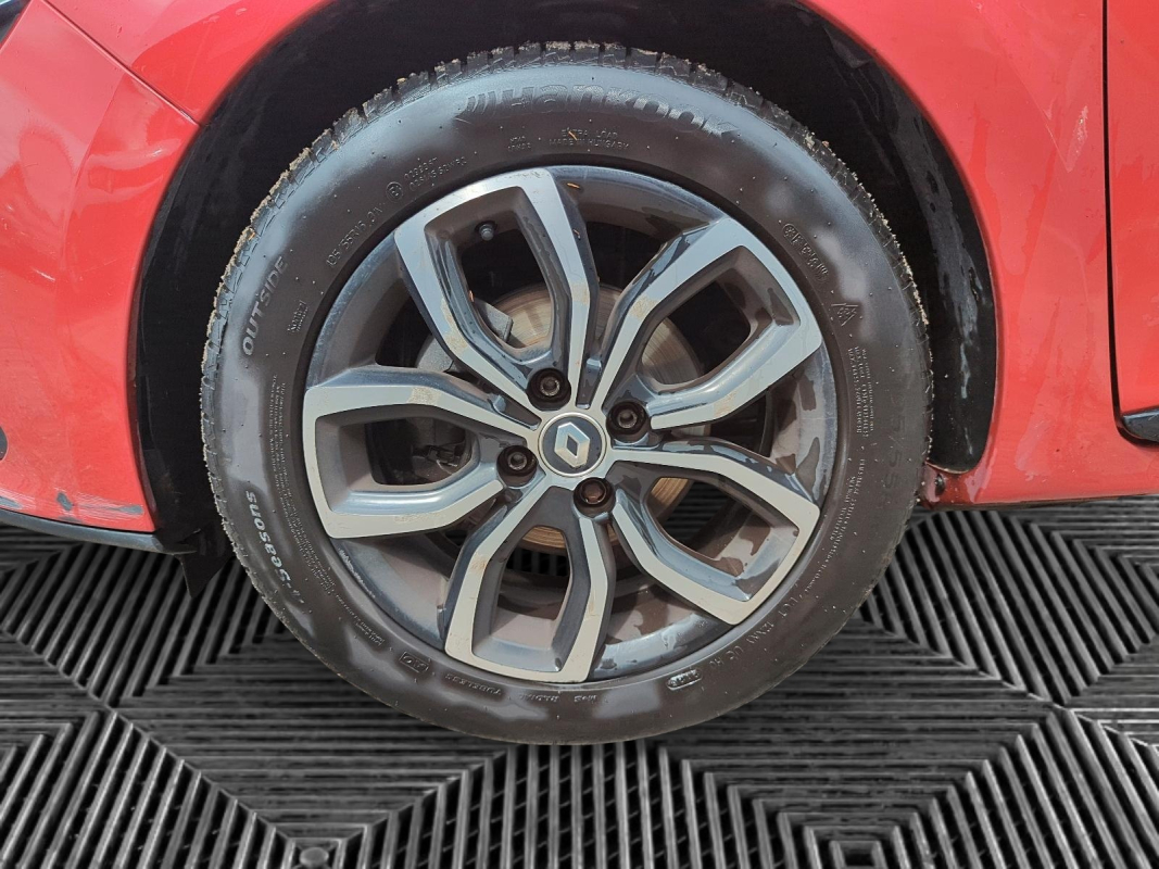 Renault Clio — 24