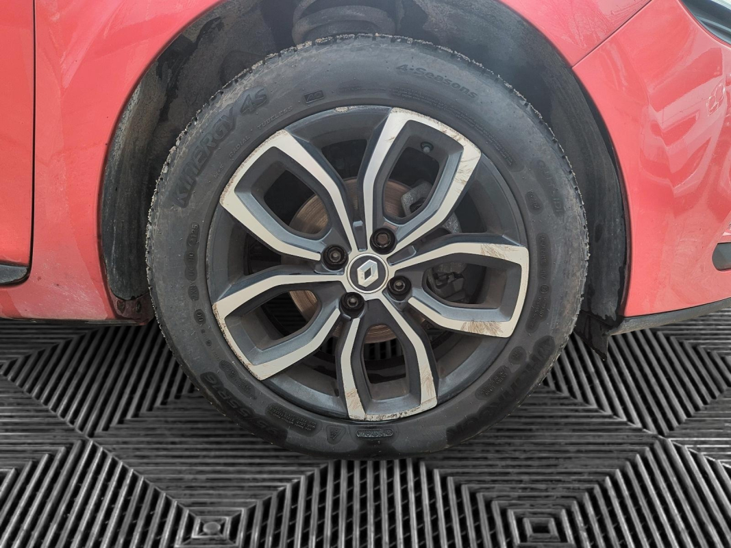 Renault Clio — 25