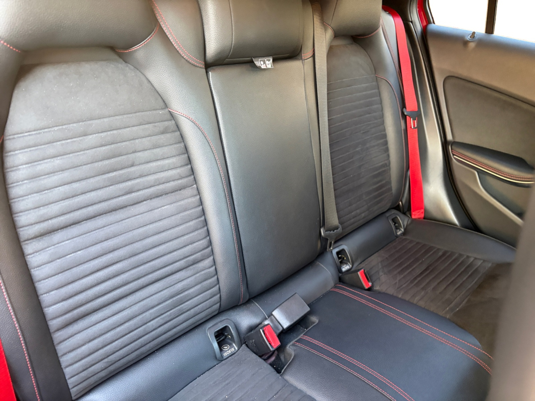 Mercedes Classe A — 18