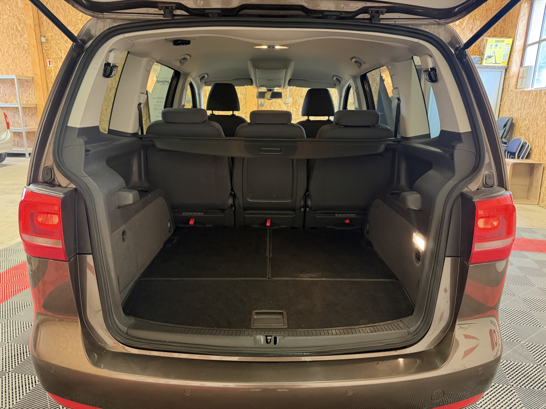 Volkswagen Touran — 5