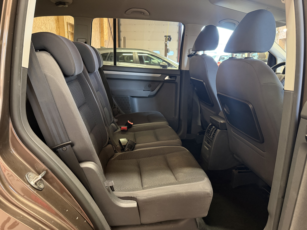 Volkswagen Touran — 15