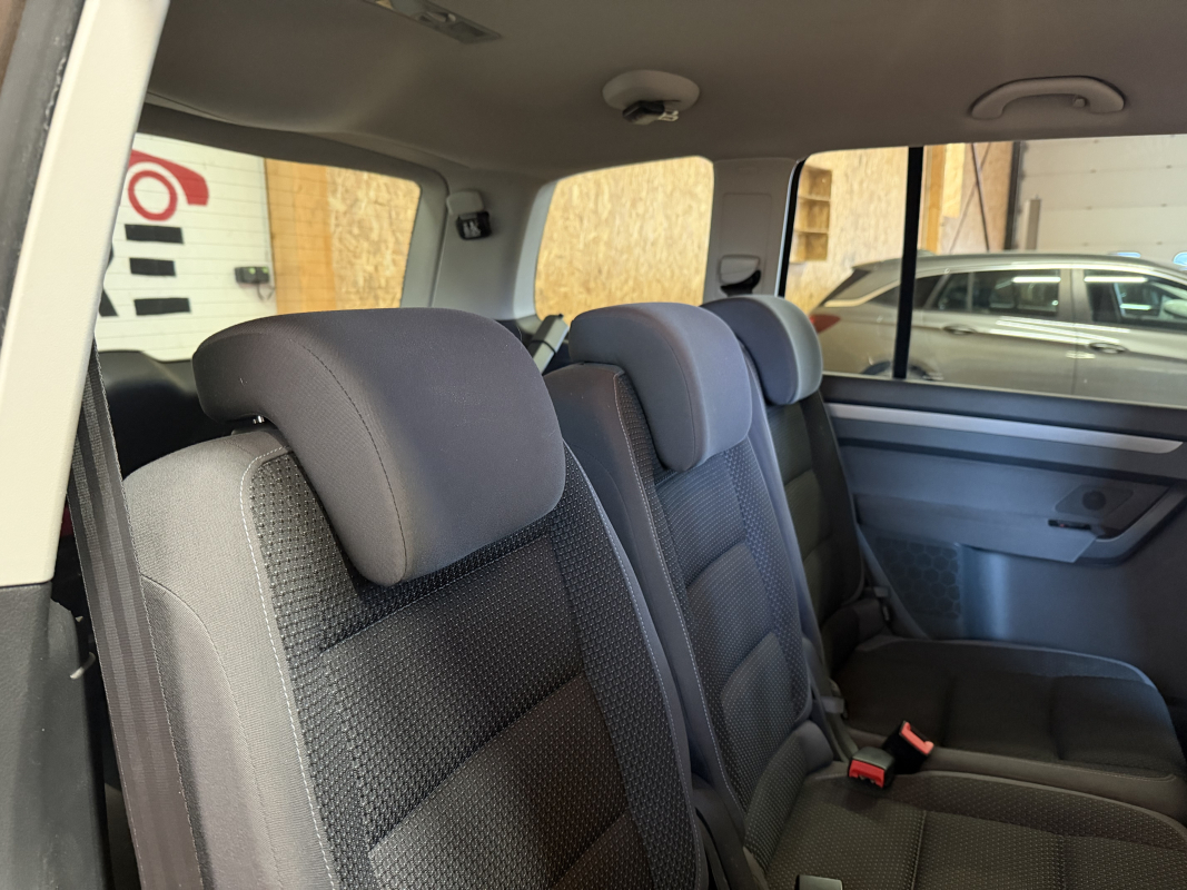 Volkswagen Touran — 16