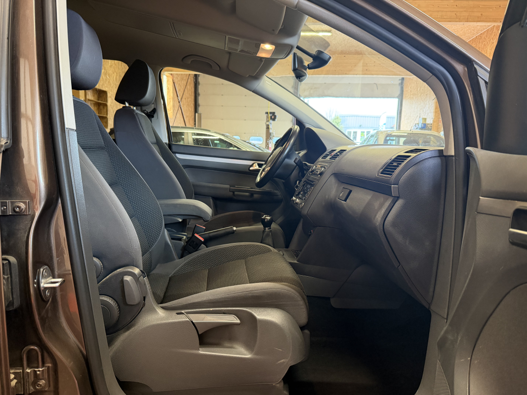 Volkswagen Touran — 18