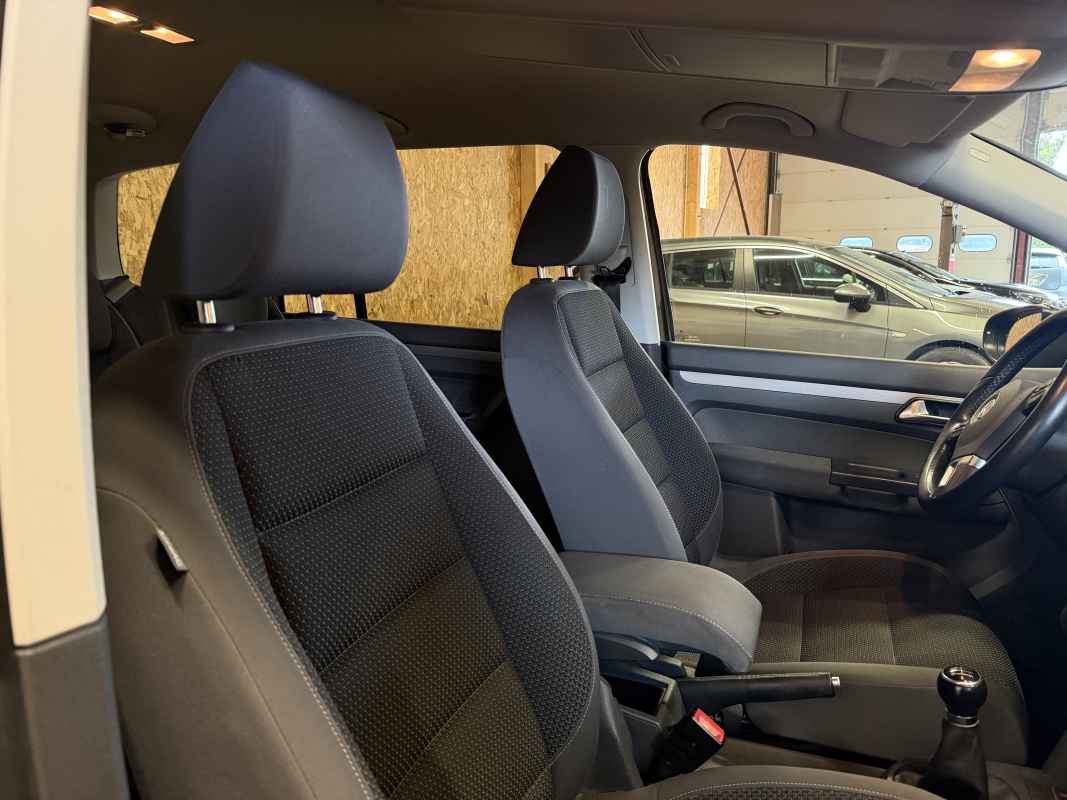 Volkswagen Touran — 19