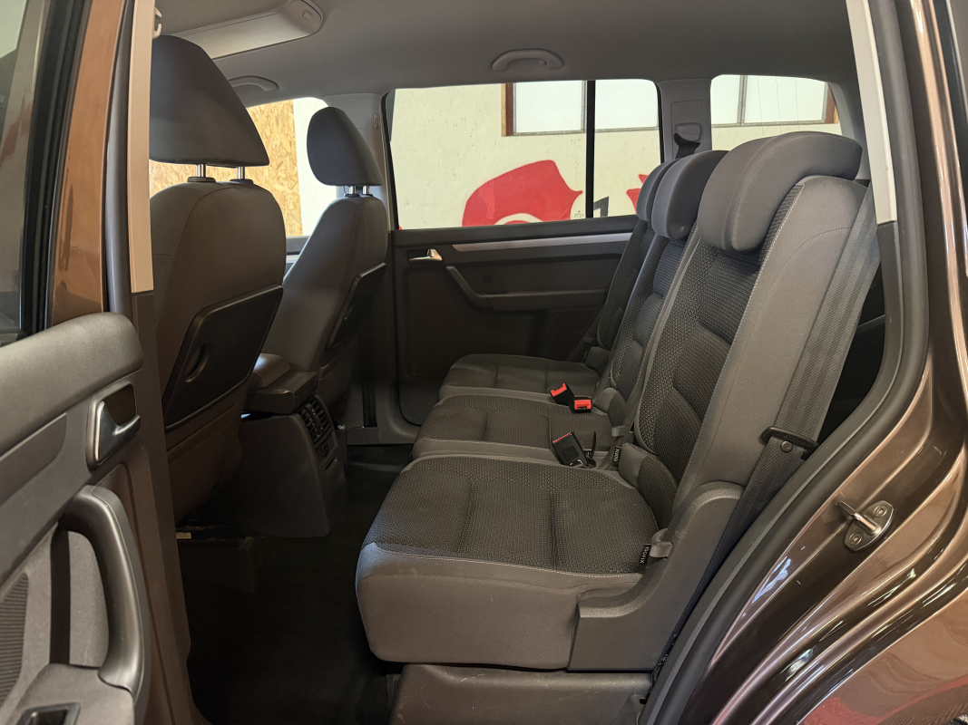 Volkswagen Touran — 13