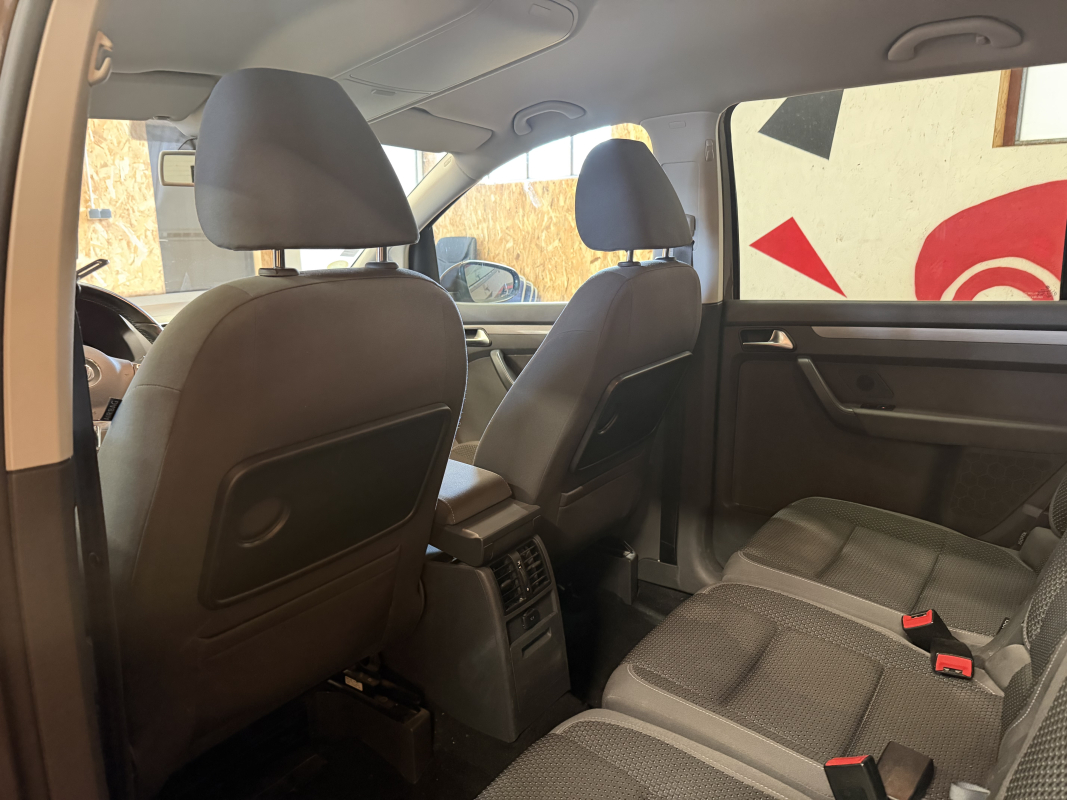 Volkswagen Touran — 14
