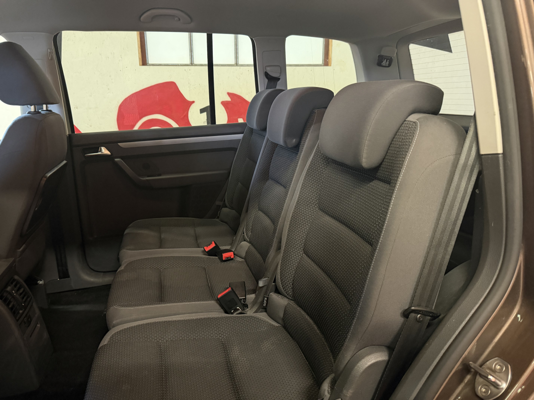 Volkswagen Touran — 12
