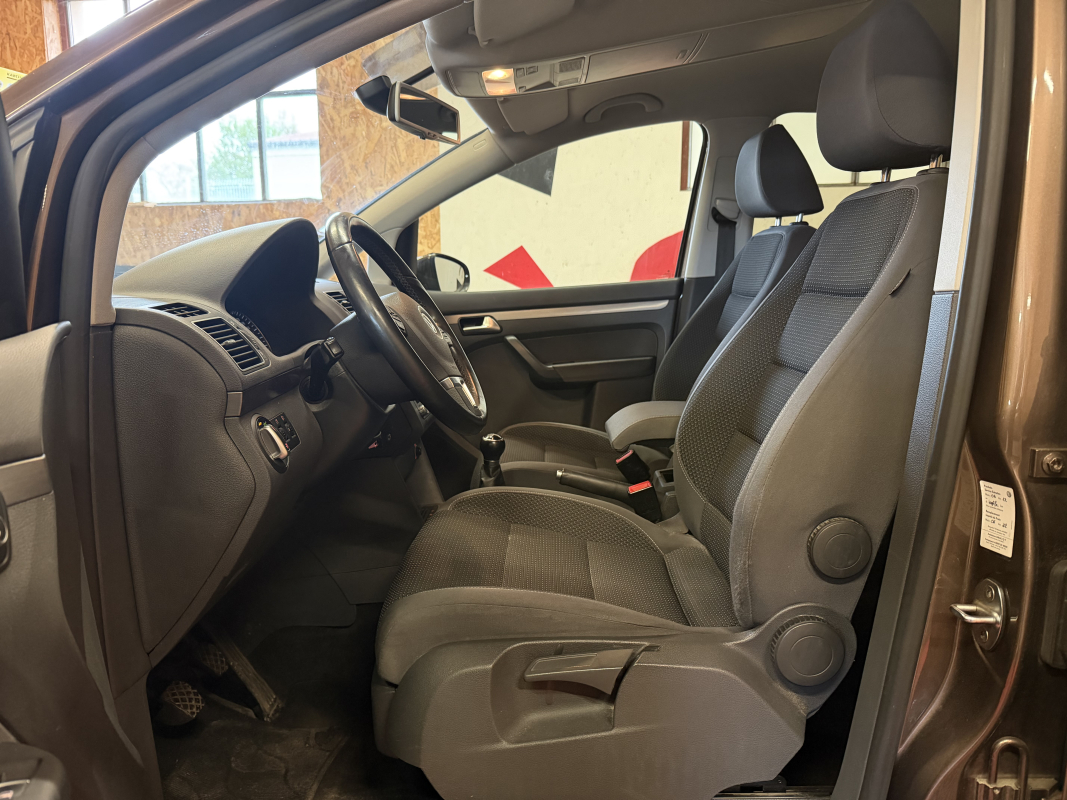 Volkswagen Touran — 10