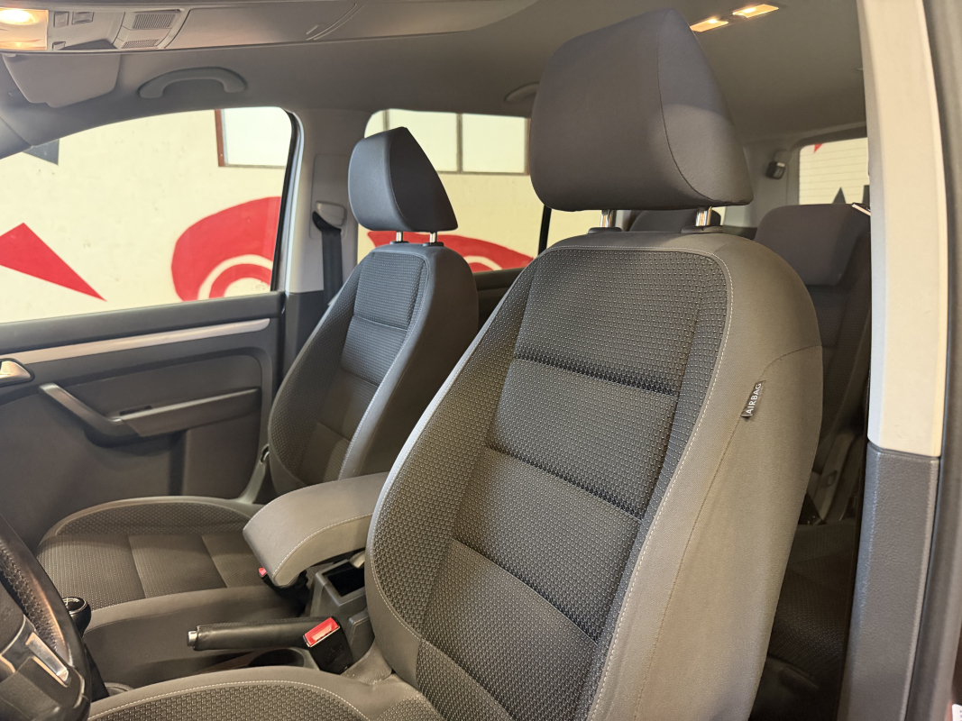 Volkswagen Touran — 11