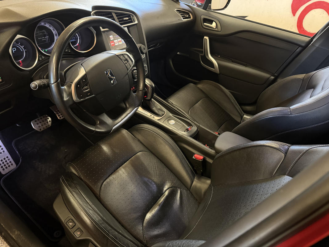 DS DS4 — 12