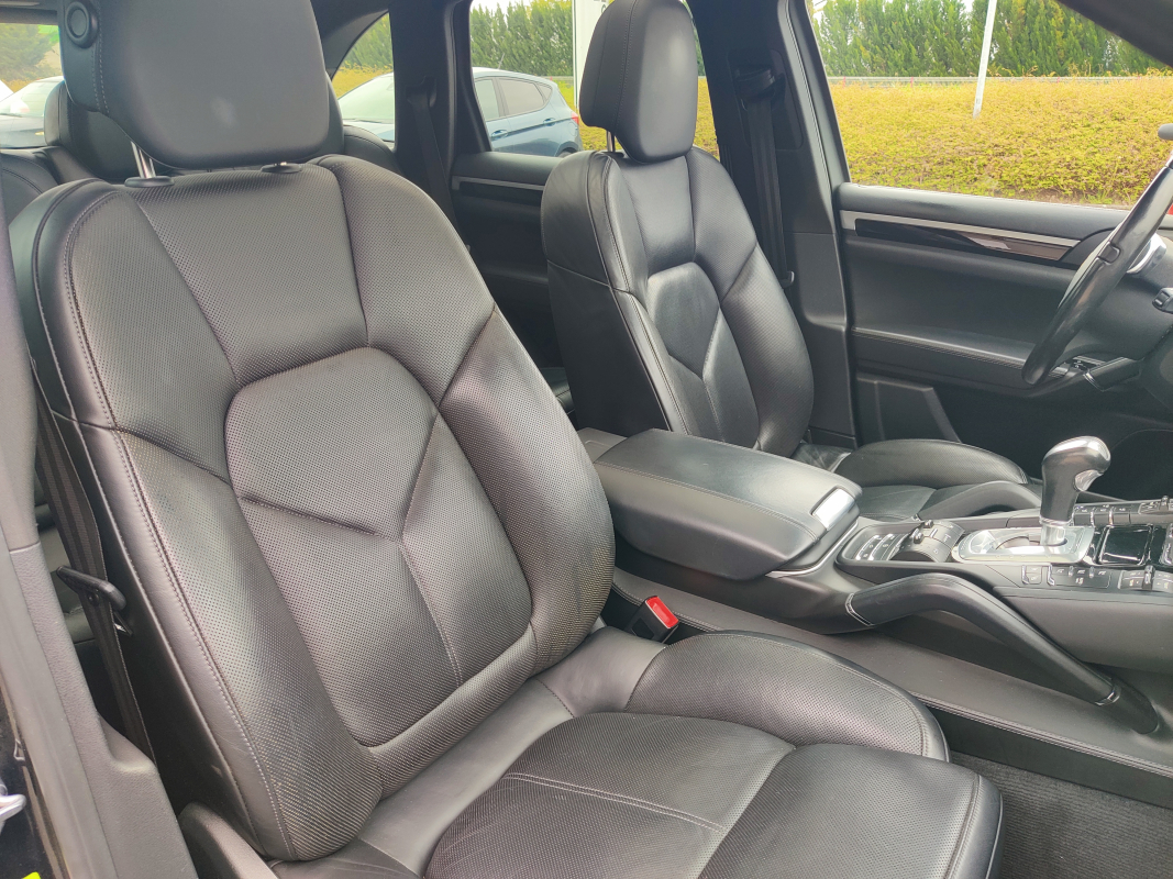 Porsche Cayenne — 11