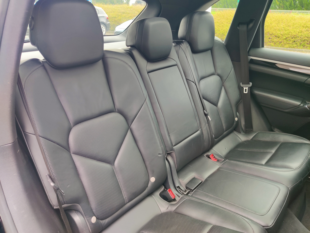 Porsche Cayenne — 15