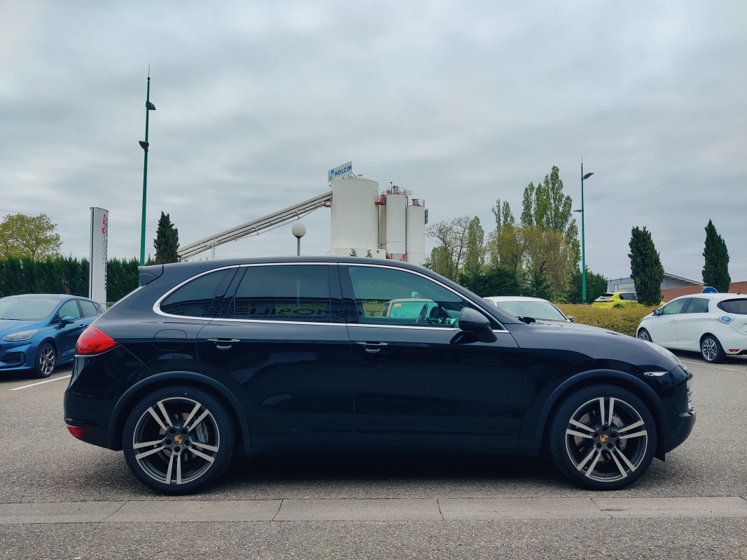 Porsche Cayenne — 4