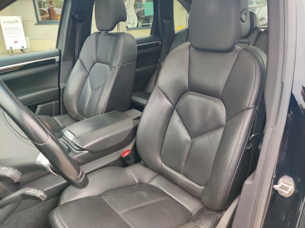 Porsche Cayenne — 14