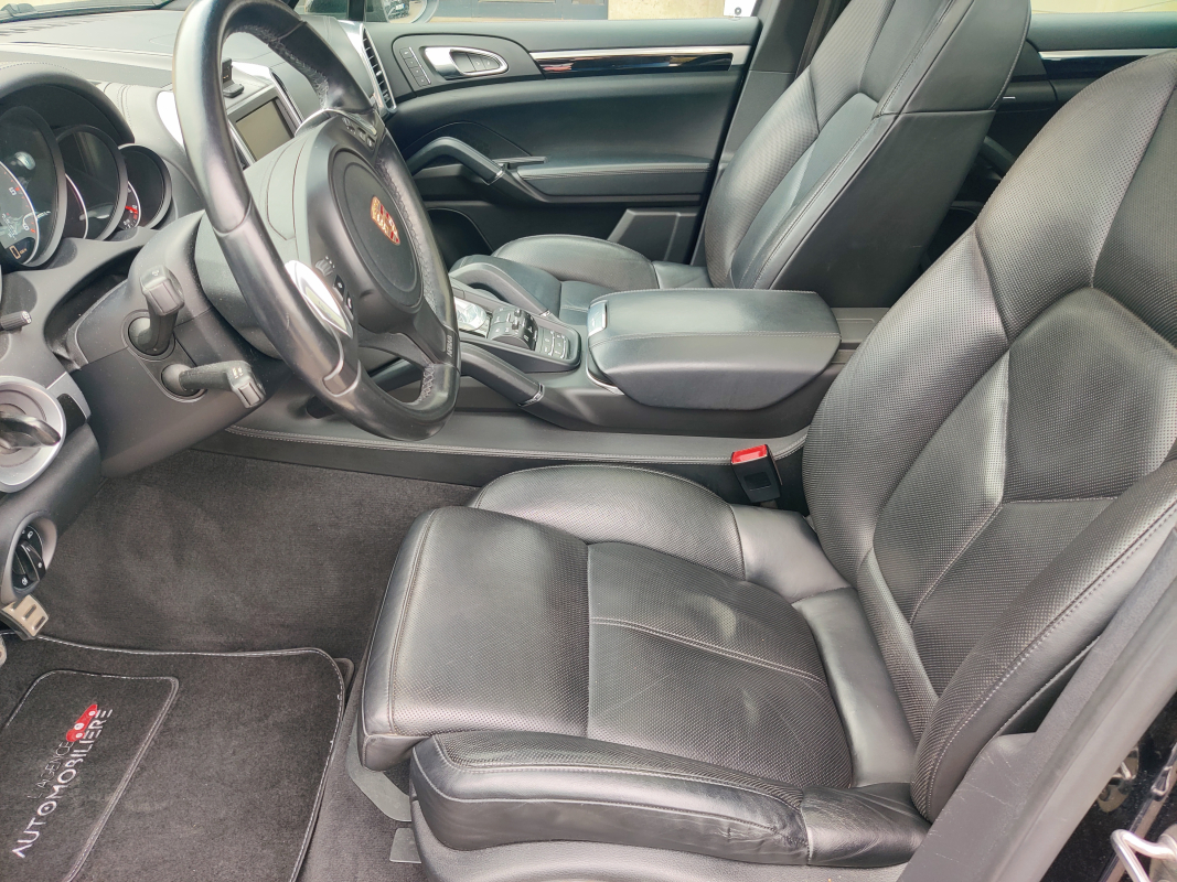 Porsche Cayenne — 13