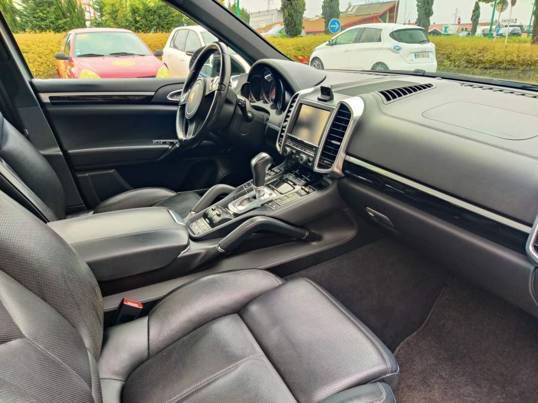 Porsche Cayenne — 9