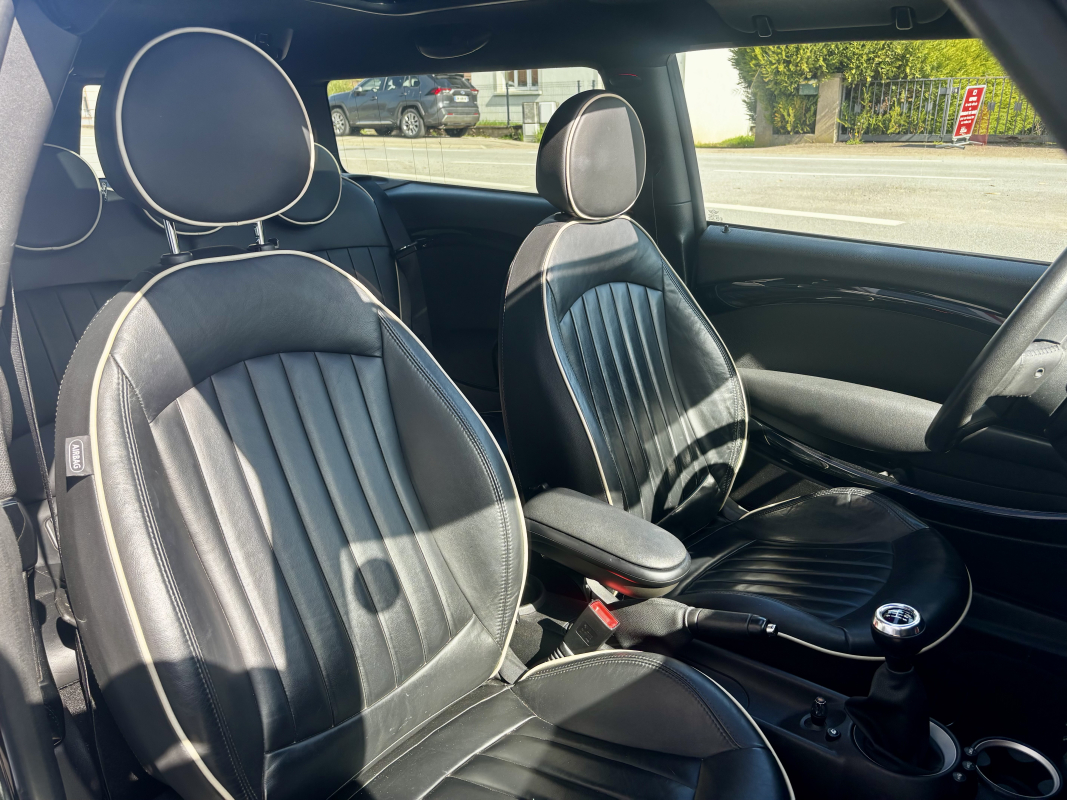Mini Clubman — 16