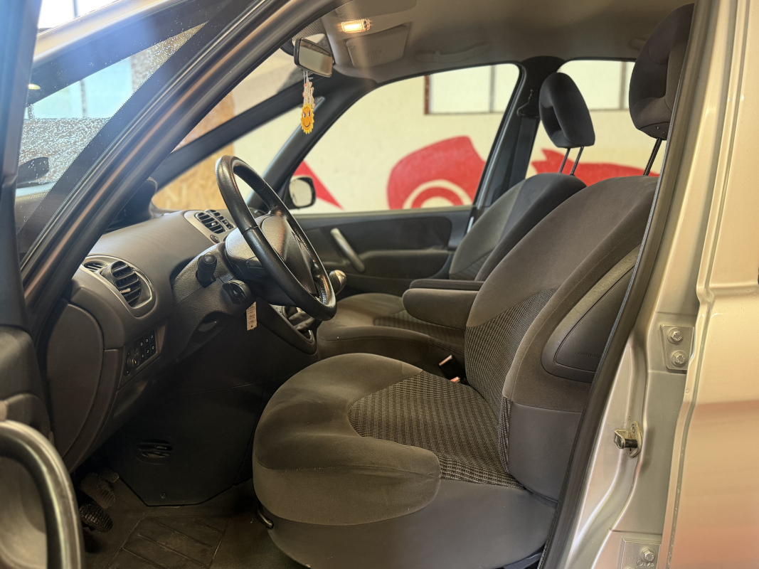 Citroen Xsara Picasso — 10