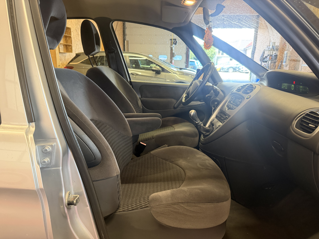 Citroen Xsara Picasso — 16