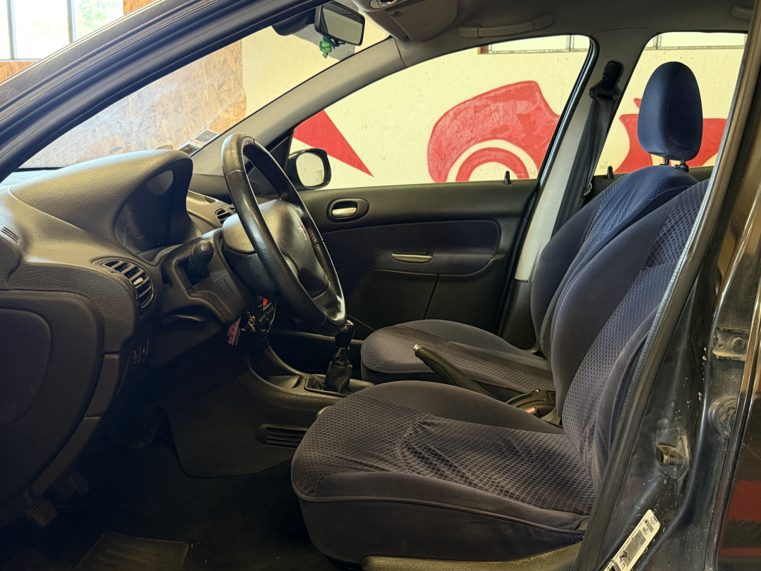 Peugeot 206 — 8