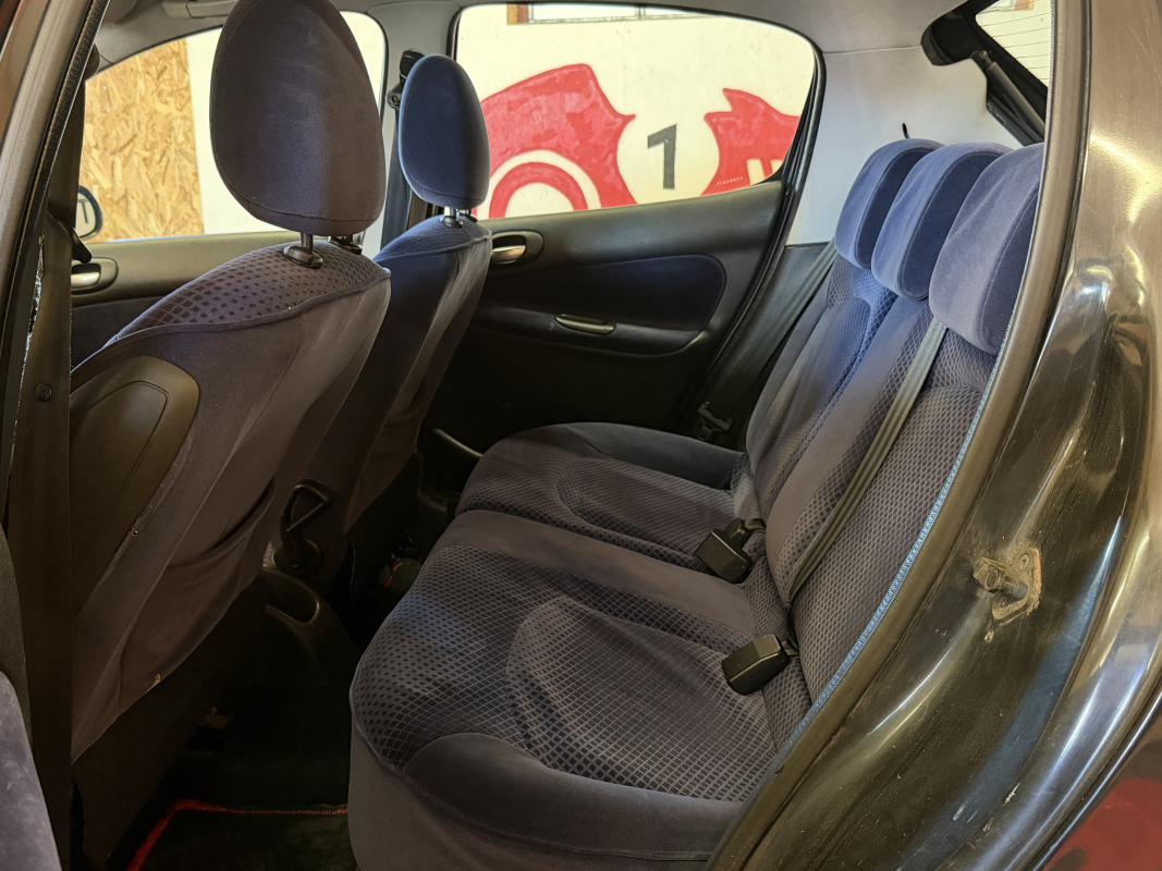 Peugeot 206 — 15
