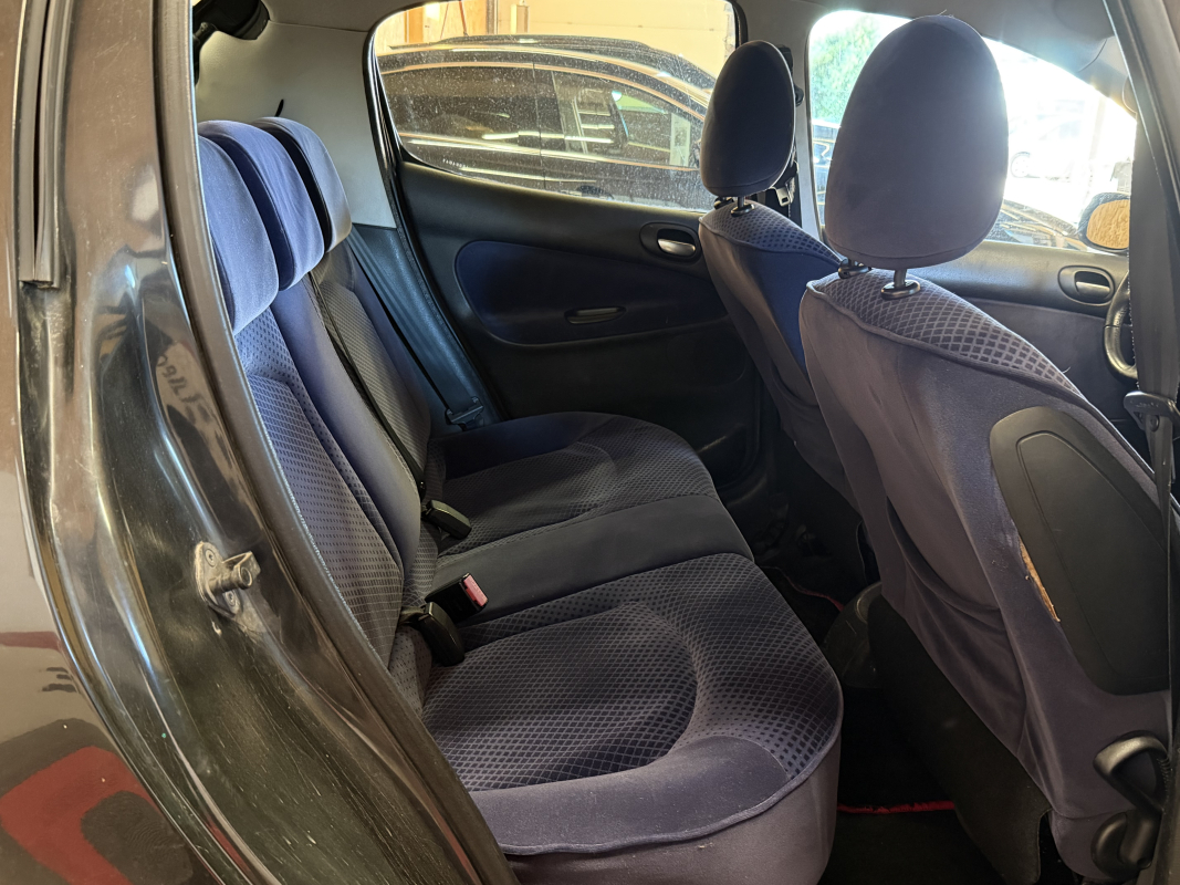 Peugeot 206 — 16
