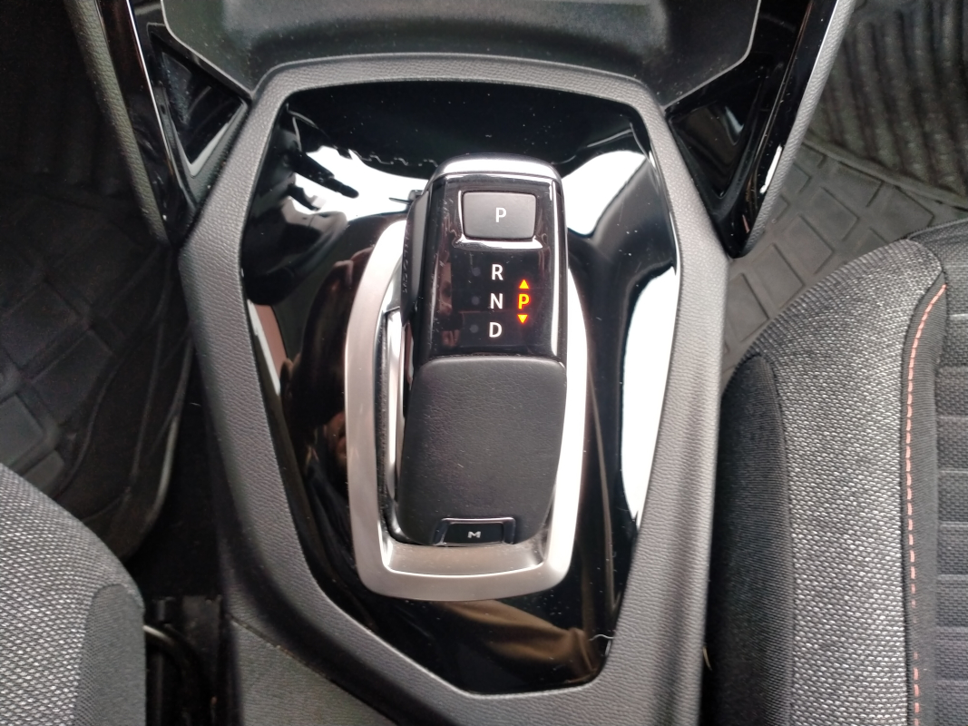 Peugeot 208 — 24