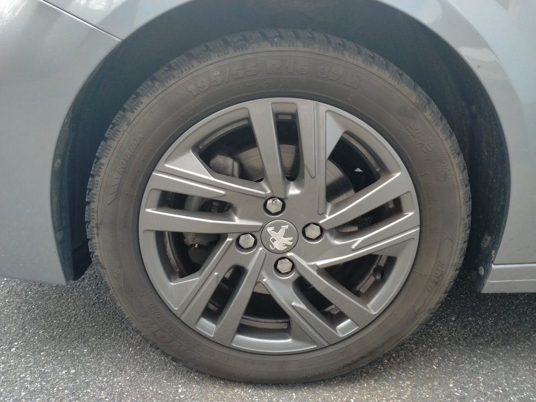 Peugeot 208 — 38