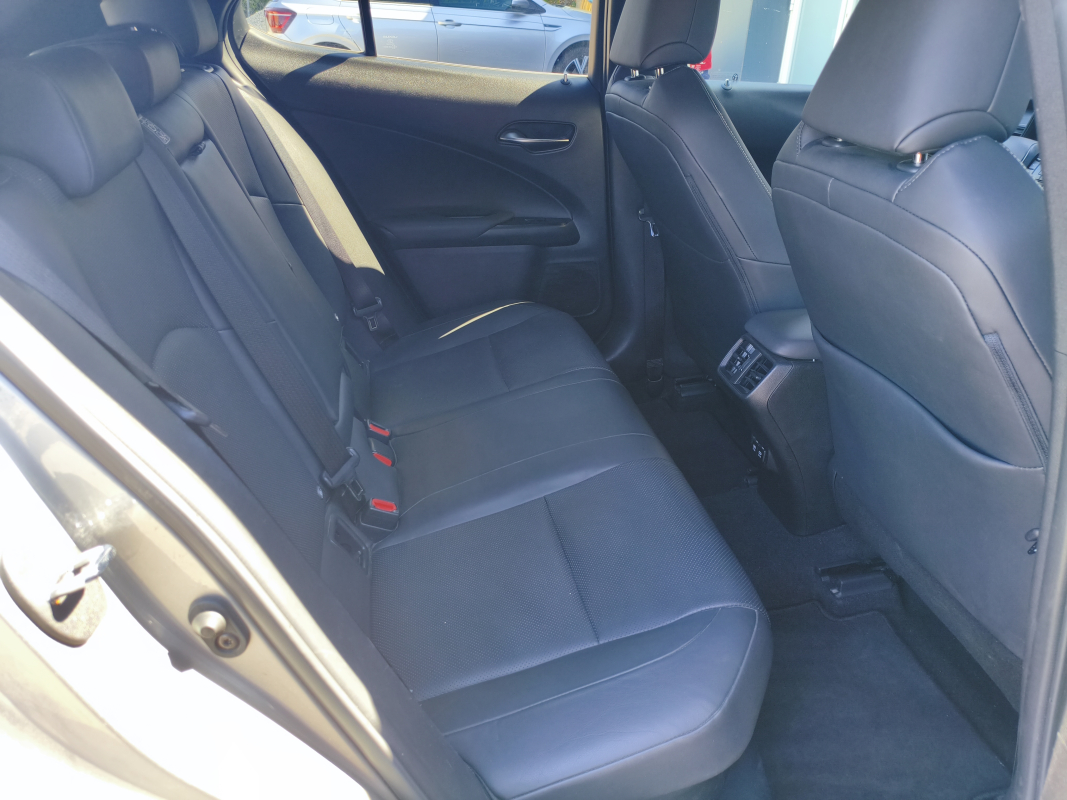Lexus UX — 21