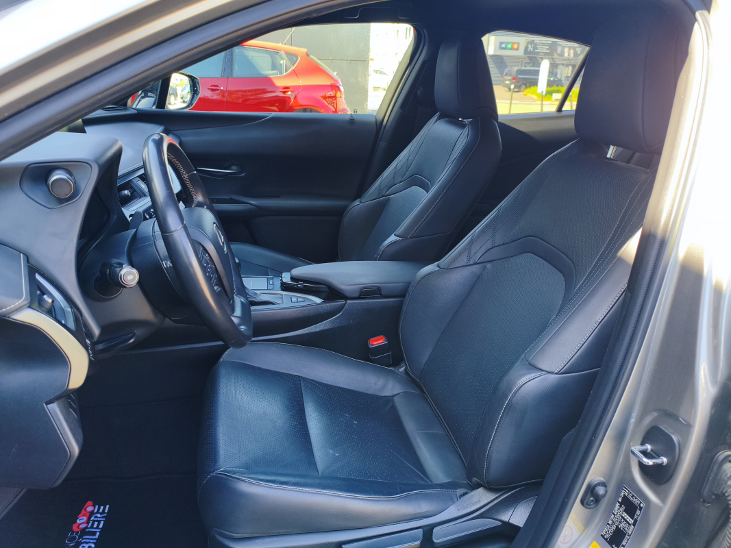 Lexus UX — 8