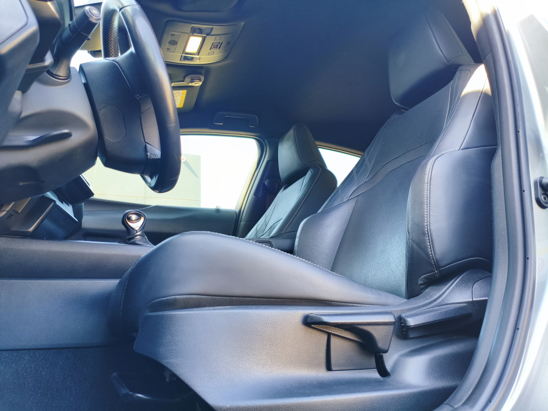 Lexus UX — 7