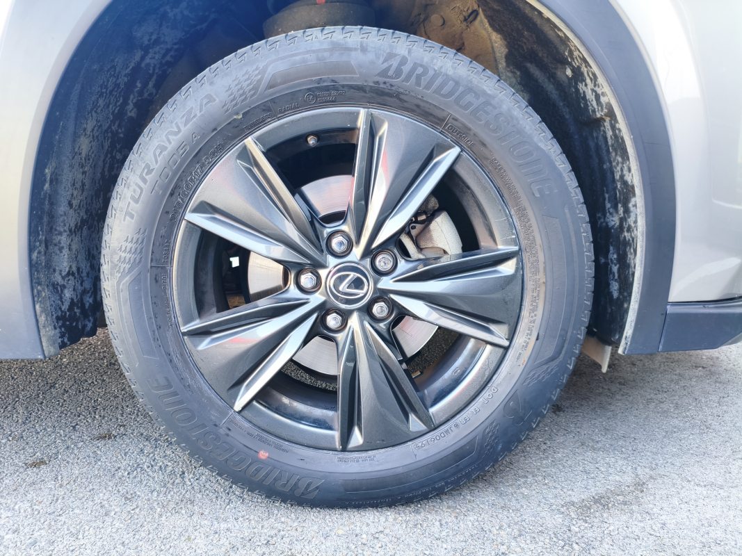 Lexus UX — 34