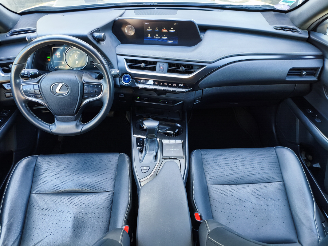 Lexus UX — 10