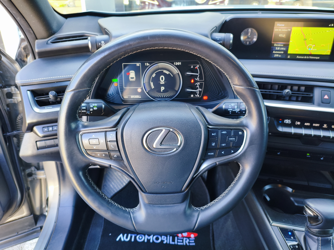 Lexus UX — 12