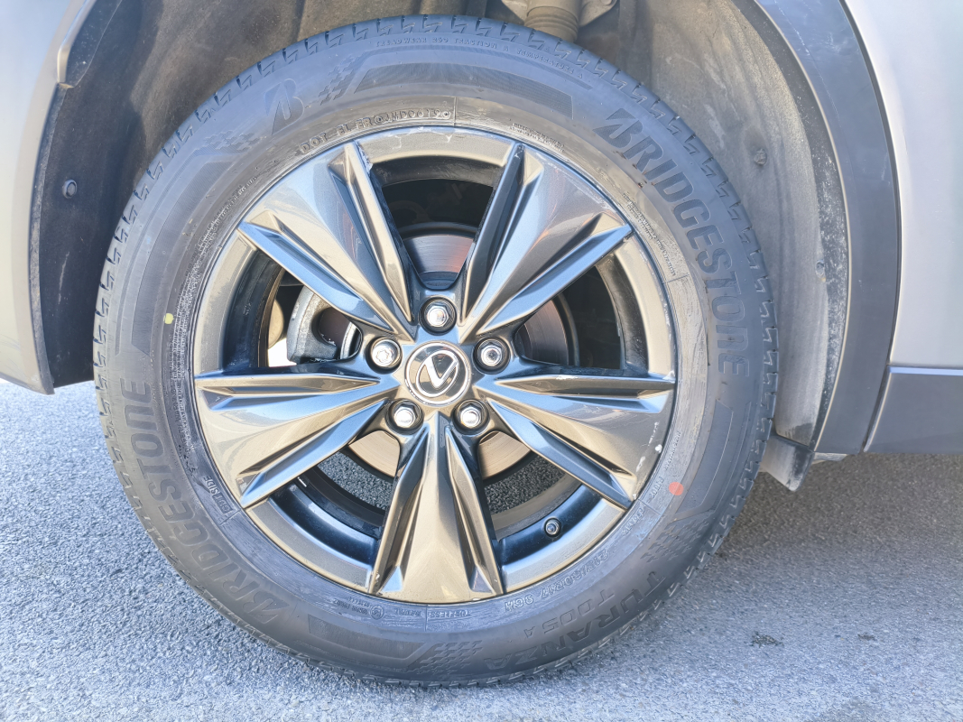 Lexus UX — 31